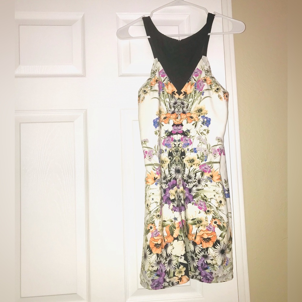Floral Sleeveless Dress - Picture 3 of 6